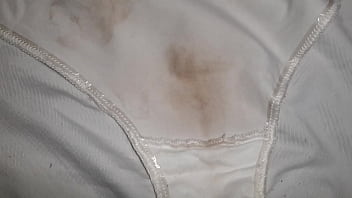 Preview 1 of Mom Let Me Cum Inside You - Me la jalo con los calzones sucios de mi amiga,  huelen bien rico a panocha
