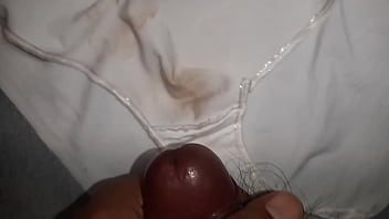 Preview 4 of Mom Let Me Cum Inside You - Me la jalo con los calzones sucios de mi amiga,  huelen bien rico a panocha
