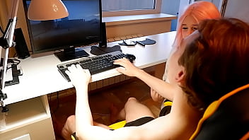 Preview 1 of Jp Duny - Girlfriend sucks while I play computer