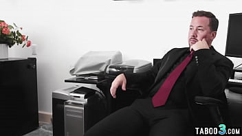 Preview 3 of Indien Poren - Curvy secretary Nicole Sage dildoed and anal fucked by her horny boss
