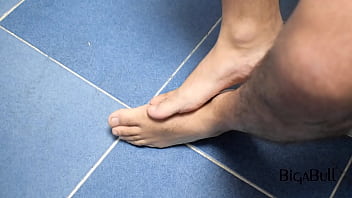 Preview 1 of Mn B - Very big straight boy feet