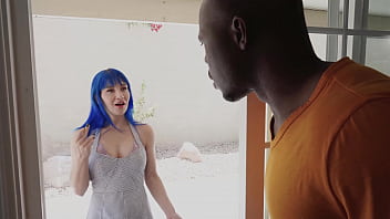 Preview 1 of Nude Sing - At Her Feet