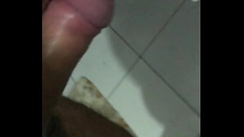 Preview 4 of Lesbians At Playboy Mansion - Novinho cheio de tes&atilde_o vai exibir sua pika linda
