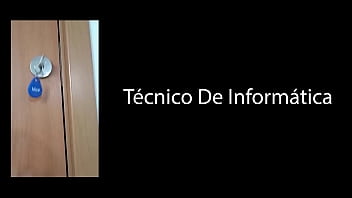 Preview 1 of Boy In Girl Anime - Coroa chamou tecnico de informatica e deu ch&aacute_ de buceta. Veja Filme Completo - X-VIDEO RED