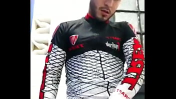 Preview 2 of Ansk Kecil - una paja despues del gym