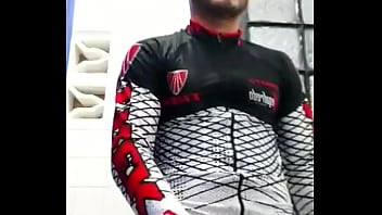 Preview 3 of Ansk Kecil - una paja despues del gym