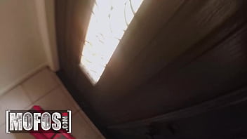 Preview 1 of Muslim Boy Hindu Girl Rape Sex - Lucky Locksmith Gets His Reward After Helping Gorgeous Teen (Serena Santos) Who Locked Herself Out Naked - Mofos
