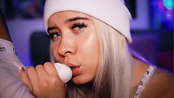 Preview 4 of 3d Big Cock Sex - Sexy blonde is eager to suck cock