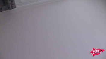 Preview 4 of 3gp Korean Student Rape Sex - Schwarzhaarige Milf mit dickem Arsch fickt den Freund ihrer Stieftochter
