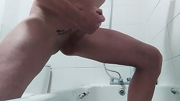Preview 3 of Xxxla Marowk - Piss and cum in the bath