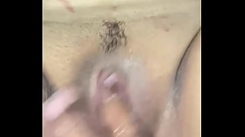 Preview 3 of Xxx Hd Km Com - Chica de vagina rosa reci&eacute_n depilada se deja meter los dedos en la ba&ntilde_era