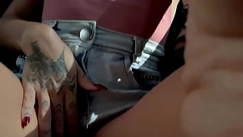Preview 1 of Wifi And Husband Hard Xxx - Capoeira pede aplicativo e compartilhar corrida com novinha - lady milf - COMPLETO NO RED