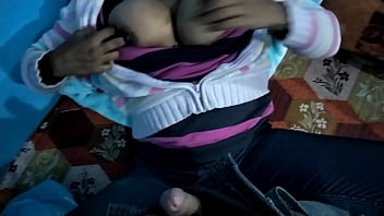 Preview 1 of Sleeping Soep Mom - यार आपके बूब्स बहुत बड़े ही मुझे चूसा दो हिंदी