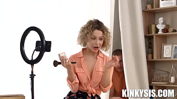 Preview 1 of Dres Out - Courtesan With Blowjob Talent Edward,  Vanessa Devis