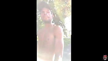 Preview 1 of Fat Boy Thin Girl Xxx - Morador de rua negro super dotado e pentelhudo