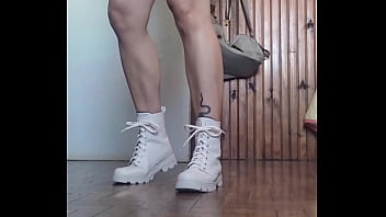 Preview 1 of Gateway Moran - beautiful and toned legs - secret blowjob