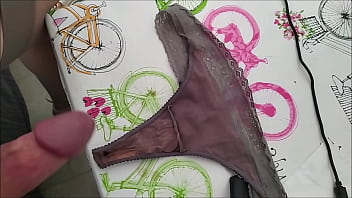 Preview 2 of Small Bulk Video - corrida en bragas de mi vecina 2 (otra vecina)