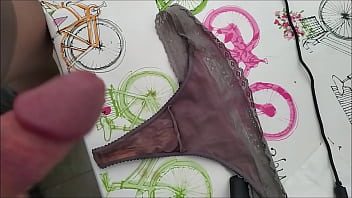 Preview 1 of Small Bulk Video - corrida en bragas de mi vecina 2 (otra vecina)