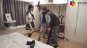 Preview 2 of Big Sona Xxx Video - 【国产】果冻传媒 国产AV 中文原创 /《JK制服》JK女约拍私房照 91CM-045