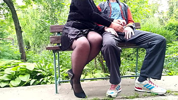 Preview 3 of Porno Salvage Con Virgenes - MILF gets cum outdoors in the park