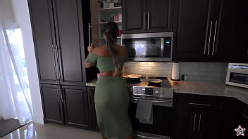 Preview 1 of Mother And Son Sleep Xxx Video - OMGG!! MY BIG BOOTY STEPMOM LET ME GIVE HER A MASSIVE FACIAL - LEXIS STAR