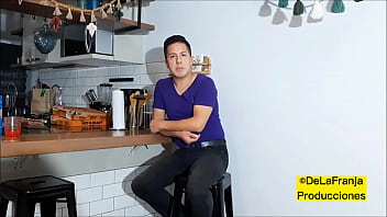 Preview 2 of Big Bbty Latine - Entrevista a actor porno Leo Kury