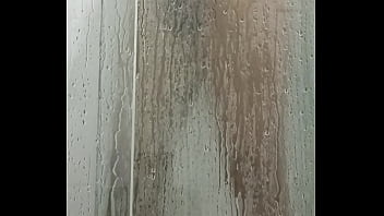 Preview 2 of Family Selliping - Tomando banho pelado