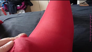 Preview 2 of Cartoon Barbie Princess Sex Dp - Nylonjunge wichst in der Roten Strumpfhose