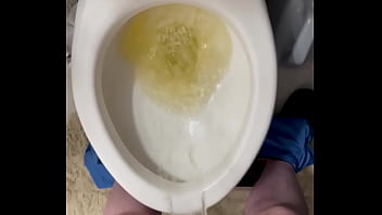 Preview 3 of Pussy Likiing - Huge Piss 2