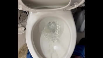 Preview 1 of Pussy Likiing - Huge Piss 2