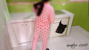 Preview 1 of Desi Xxx Videos Daonlod - Follo a mi vecina de departamento cuando su marido cornudo no esta en casa: le digo que queria azucar y ella medio fue una buen mamada ,  por poco nos pillan