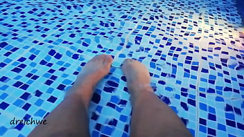 Preview 4 of Mawthe Fuck - Foot fetish in a big pool