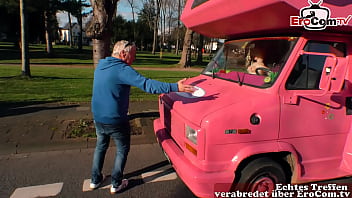 Preview 1 of Porn Sotto Il Tavolo - Opa schleppt deutsche teen auf der Stra&szlig_e ab und fickt sie im auto