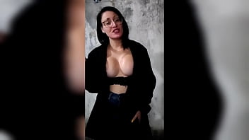 Preview 2 of Teen Sex Party Is A Hot Orgy - Cris Bathory se exibindo para seus f&atilde_s mostrando o que ela tem de melhor