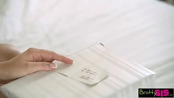 Preview 1 of Jilat Nenen Di Dalam Rumah - Stepsis Says &quot_My stepdad got me a vibrator as a house warming gift!&quot_ S21:E11