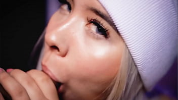 Preview 2 of Fundem Na Escila - Blonde with a beautiful face demonstrates her professional ability to suck cock