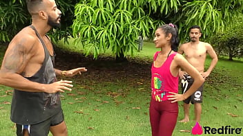 Preview 2 of Lesbian Brought - Treinando o cuzinho da tarada Niara pessanha ao ar livre com anal e DP