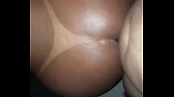Preview 4 of Relity Fuck In Car Hot Amateur - Amiguinha precisava de uma piroca atolada no Cu