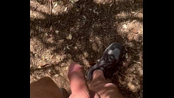 Preview 1 of Johnny Sims Suck Nipple - Envie de pisser dans les bois