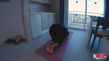Preview 1 of Big Xxx Vidoes - Started Jerking off on His Stepdaughter&#039_s Ass Got a Deepthroat