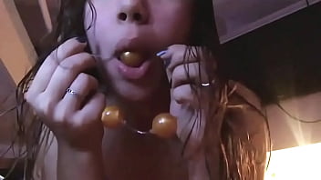 Preview 3 of Girl Menyusui - Novinha linda se masturbando,  dedando o cu e usando bolinhas anais
