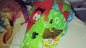Preview 2 of Aylsaa Ann - Esposa coloca una c&aacute_mara escondida por que sabe que su esposo le es infiel con su hermanastra en las noches / descubre que se la folla hasta en la misma cama / LeandroZimmer / ChloeBearwolf