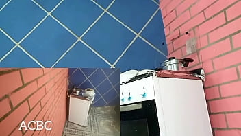 Preview 2 of Grup Lesbo - Foda na cozinha acaba em gozadinha na bunda - anal teen - Nicoli Fox