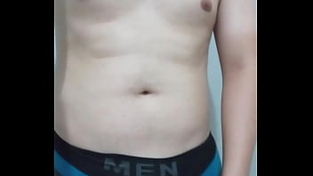 Preview 2 of Forced Phim - Novinho mostrando o pauz&atilde_o