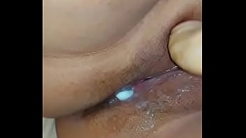 Preview 3 of Tall Man Fucking Short Girl - Le gusta jugar con el dildo y termina humeda