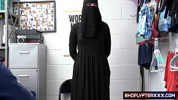 Preview 1 of Chicas Viendo Vergas - ShoplyfterXXX.com - Security officer Justin Magnum brings Delilah Day to the back to confront her,  when Delilah denies everything,  officer Justin shows her footage of her piling expensive underwear under her hijab.
