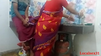 Preview 2 of Naty Mom - Desi Bengali desi Village Indian Bhabi Kitchen Sex In Red Saree ( Official Video By Localsex31)