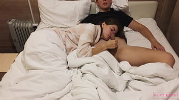 Preview 4 of America Xnxx Hd - Beauty gives a relaxing homemade blowjob while watching a movie