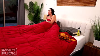 Preview 4 of Double Penetration Of Sunny Leon - Big Booty Luna Milks Zane&#039_s Thick Dick!