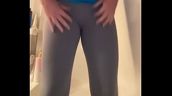 Preview 1 of Bbw Publik - Pissing myself